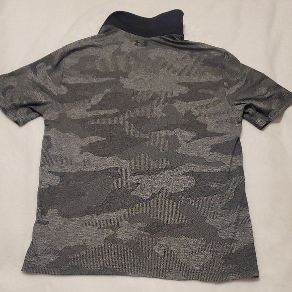 Under Armour Black and Gray Camouflage Playoff Polo Shirt - Picture 4 of 5